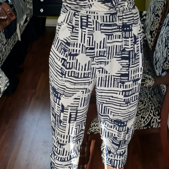 Jumper - Picture 2 of 2